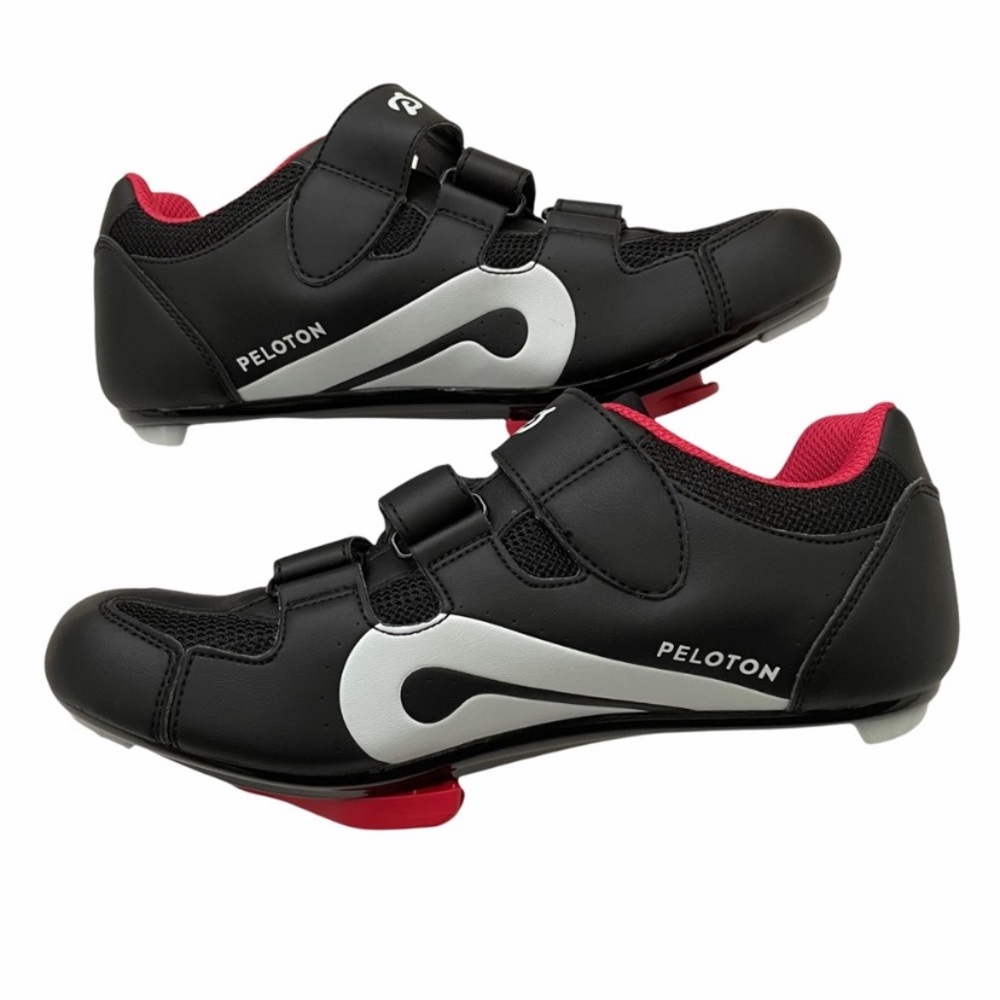 NWT Never worn peloton cycling shoes with clips.